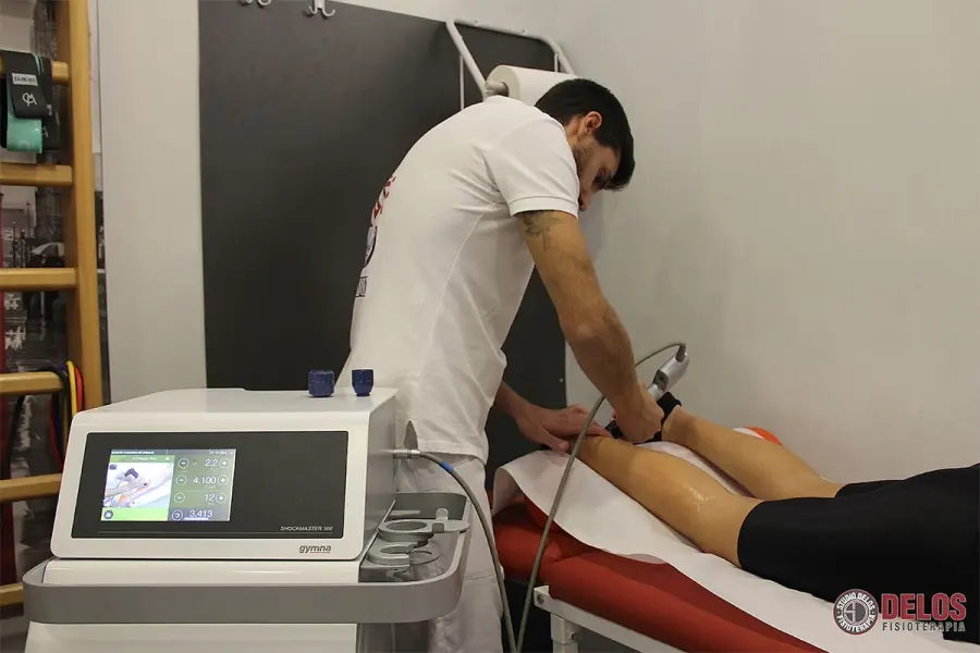 Stiramento del polpaccio: cause, sintomi e tempi di recupero