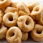 Taralli pugliesi, dolci o salati, sempre irresistibili
