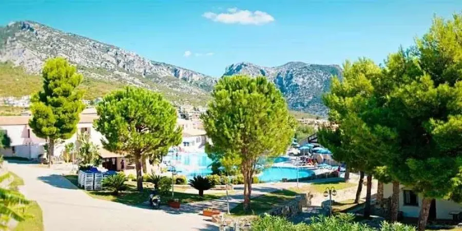 Partire in vacanza nei villaggi turistici in Sardegna sul mare con le migliori offerte. Un'estate tutta da vivere con villaggiestivi.com